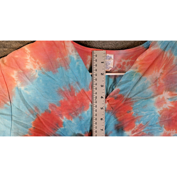 Artisan Hand Dyed Scrubs & Beyond Spiral Tie-Dye Scrub Top Medium No Tag - Picture 4 of 9